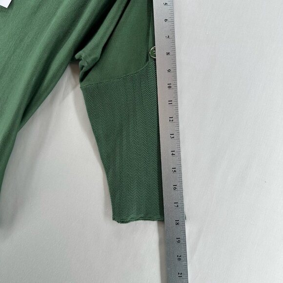 Melissa Paige Sweater Size M Myrtle Tunic Boat Neck Button Sleeve Green - Picture 5 of 7